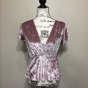 Lulu’s • crushes velvet • wrap top • pink